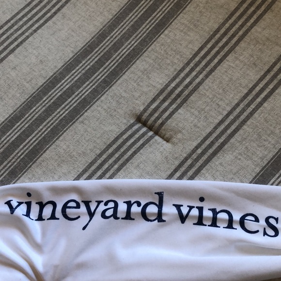 Vineyard Vines longsleeve - Picture 2 of 3